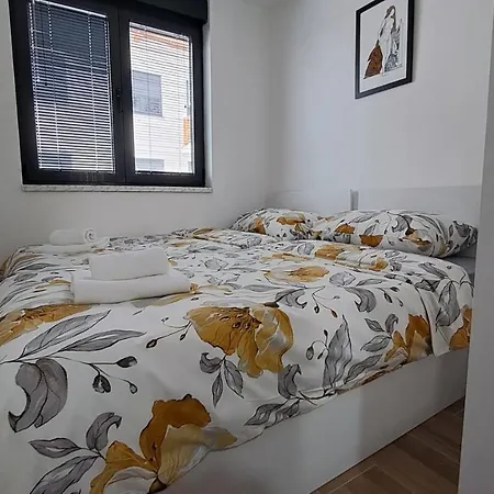 아파트 Apartman 